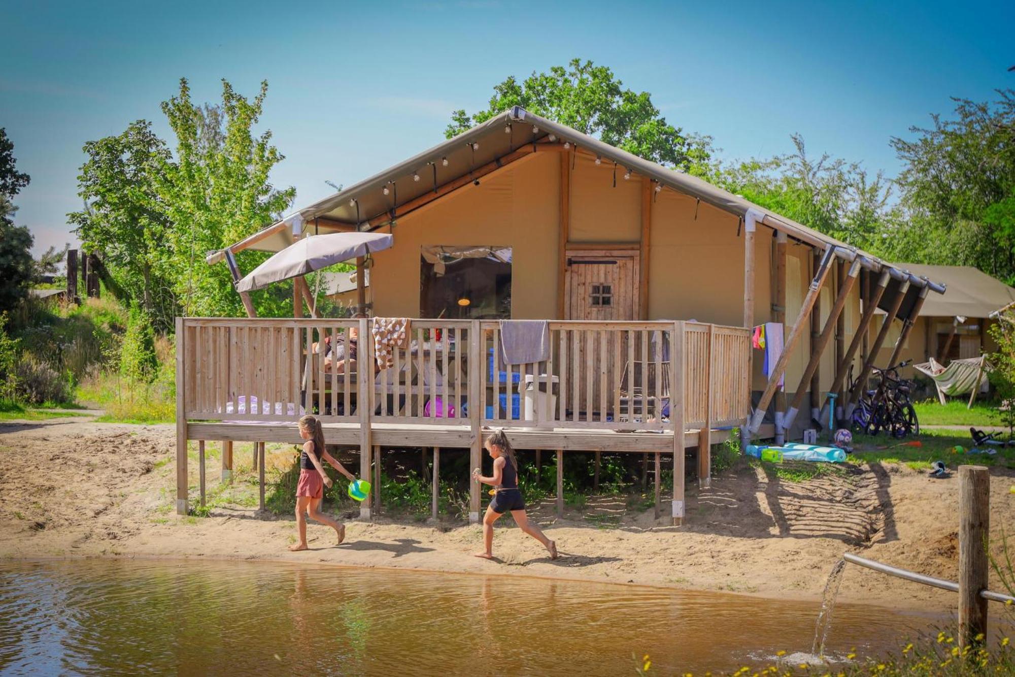 Vakantiepark Sallandshoeve Nieuw-Heeten المظهر الخارجي الصورة